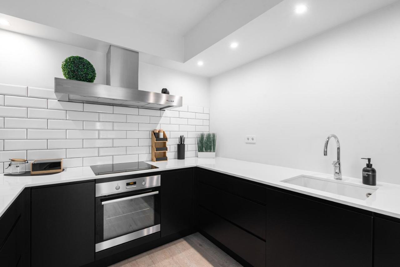 Airhome - Black&White Tallin Exterior foto
